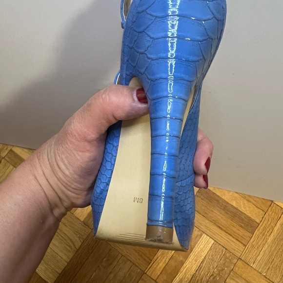 Woman’s Guess platforms blue with gold stripes pre loved LIKE NEW🔥🔥🔥FREE 🚚 - Picture 7 of 17